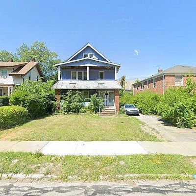 1746 S Taylor Rd, Cleveland Heights, OH 44118