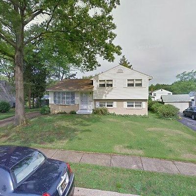 18 Keats Dr, Claymont, DE 19703