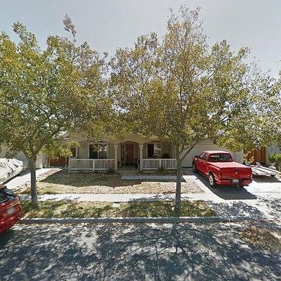 1851 Saint Patricks Dr, Los Banos, CA 93635