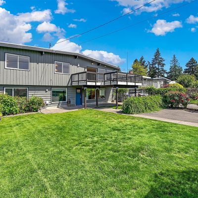 22215 10 Th Ave S, Des Moines, WA 98198