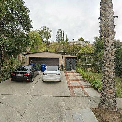 22233 Buena Ventura St, Woodland Hills, CA 91364