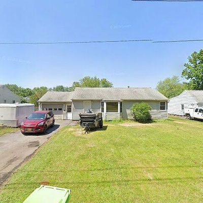 226 N Woodland Dr, Liverpool, NY 13088