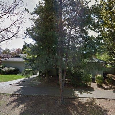 2442 Country Club Dr, Medford, OR 97504