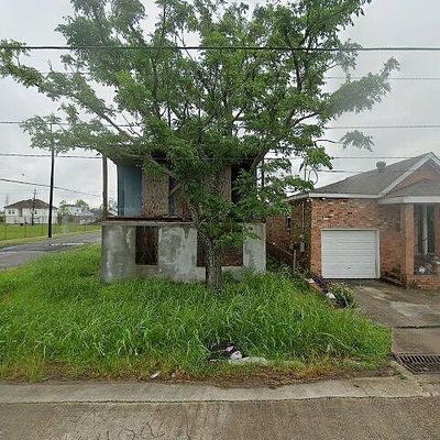 2443 Louisa St, New Orleans, LA 70117