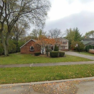 2467 Saint Stephens Grn, Northbrook, IL 60062