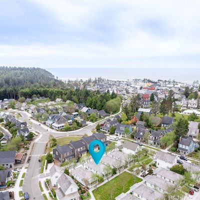 25 Float Ln, Pacific Beach, WA 98571