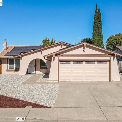 209 Richard Pl, Vacaville, CA 95687