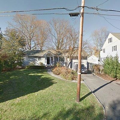 21 Crystal St, New Canaan, CT 06840