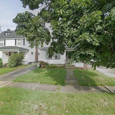 21 Summit Ave, Niles, OH 44446