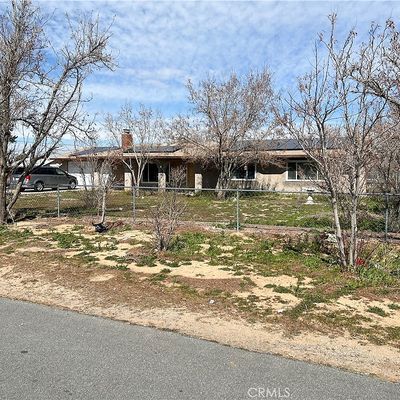 21824 Sioux Rd, Apple Valley, CA 92308