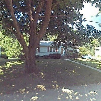 22 Putnam Rd, Bedford, MA 01730