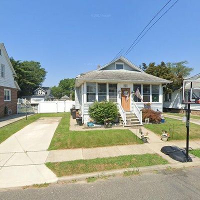 221 Sylvan Ave, Gloucester City, NJ 08030