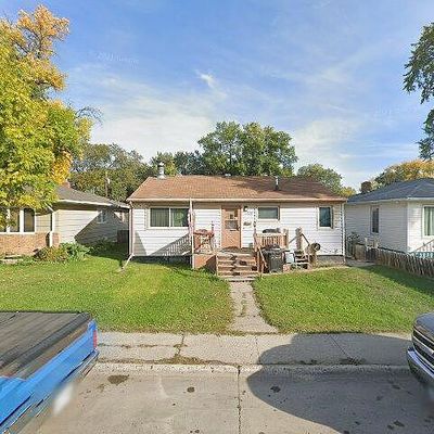 2218 7 Th Ave N, Grand Forks, ND 58203
