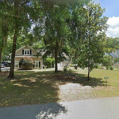 28 Tuscarora Ave, Beaufort, SC 29907