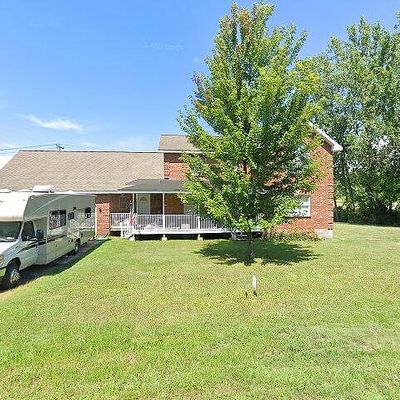 29 Middlesex Dr, Fredonia, NY 14063