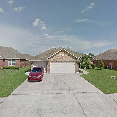 2908 Christina Ct, Moore, OK 73160