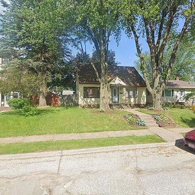 2916 Western Ave, Davenport, IA 52803