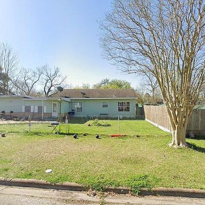 2923 3 Rd Ave N, Texas City, TX 77590