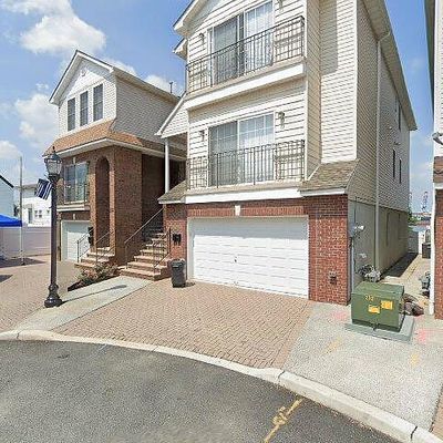 3 Rose Ct, Bayonne, NJ 07002