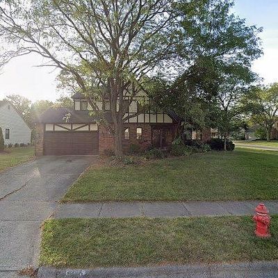 300 Mainsail Dr, Westerville, OH 43081