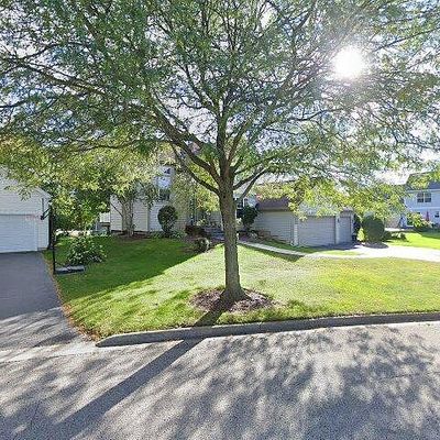 302 Garrison Cir, Port Barrington, IL 60010