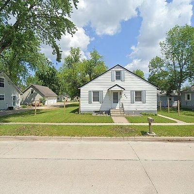 303 W Dunkerton St, Dunkerton, IA 50626