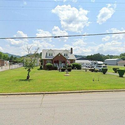 3036 Broad St, Clyde, NC 28721