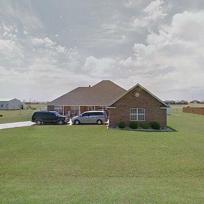 304 Choctaw Ave, Geronimo, OK 73543