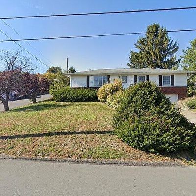 304 Maplewood Dr, Olyphant, PA 18447