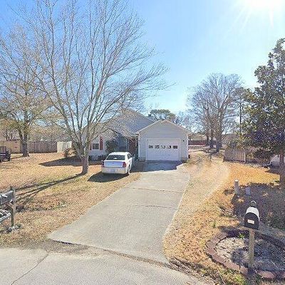 305 Wildberry Ct, Hubert, NC 28539