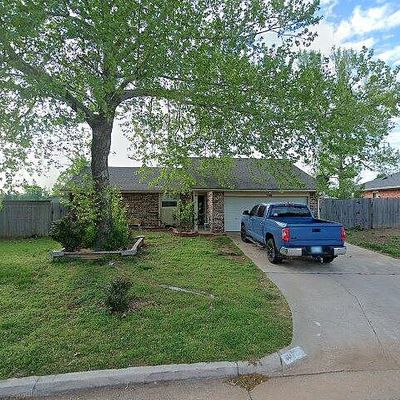 306 N Windsor Way, Mustang, OK 73064