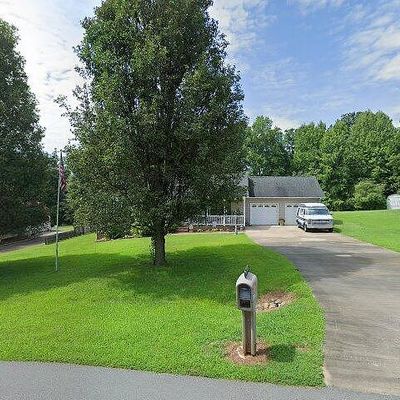 2521 Old Pond Dr, Lincolnton, NC 28092