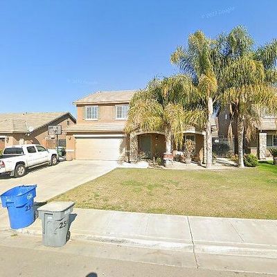 2541 Milan Dr, Delano, CA 93215