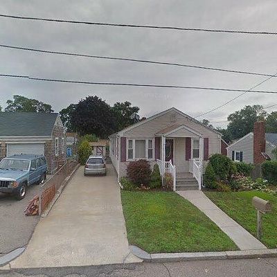 26 E Knowlton St, Riverside, RI 02915