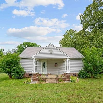 2612 Strayleaf Rd, Wildersville, TN 38388