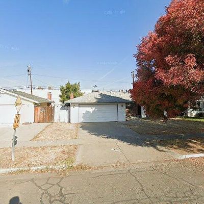 2619 E Buckingham Way, Fresno, CA 93726