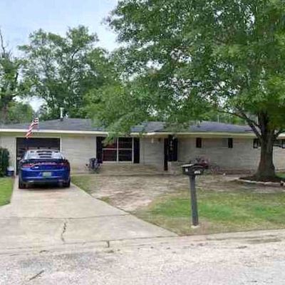 265 Triangle Dr, Vidor, TX 77662