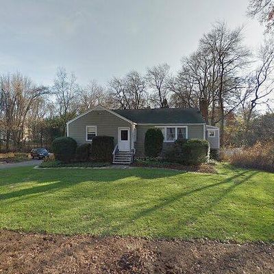 27 Hiawatha Lane Ext, Westport, CT 06880