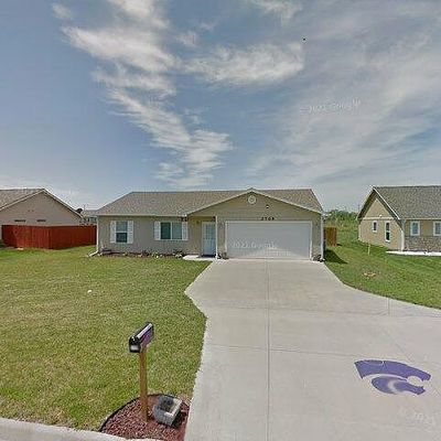 2709 Brookpointe Cir, Manhattan, KS 66502