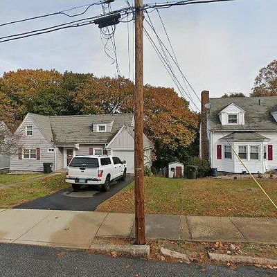 33 Crest St, New London, CT 06320