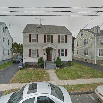 33 Light St, Stratford, CT 06615