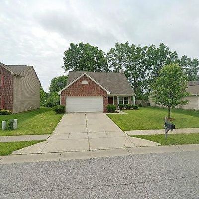 33 Meridian Gardens Ln, Indianapolis, IN 46227
