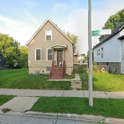 3442 N Vel R Phillips Ave, Milwaukee, WI 53212
