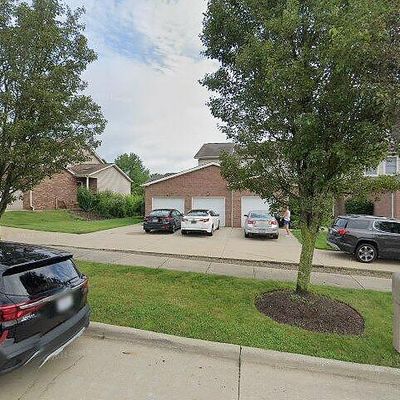 368 Lazzaro Blvd, Broadview Heights, OH 44147