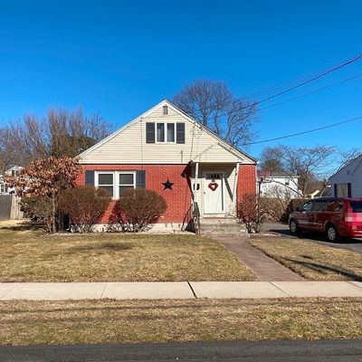 37 Linnmore Dr, Manchester, CT 06040