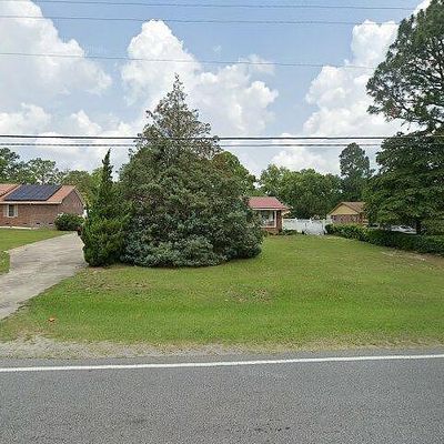 3706 Golfview Rd, Hope Mills, NC 28348