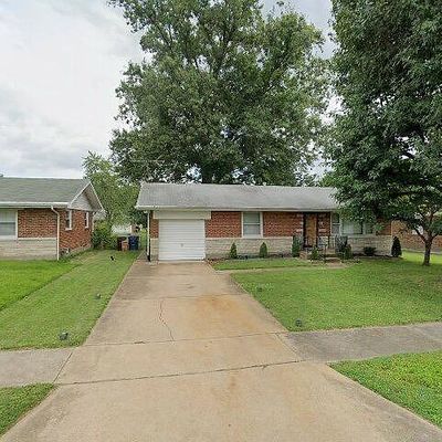 308 Kirk Dr, Saint Louis, MO 63135