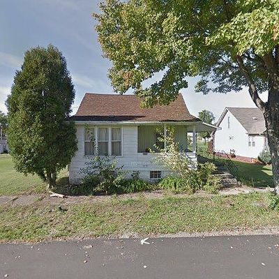 308 N Chestnut St, Gnadenhutten, OH 44629