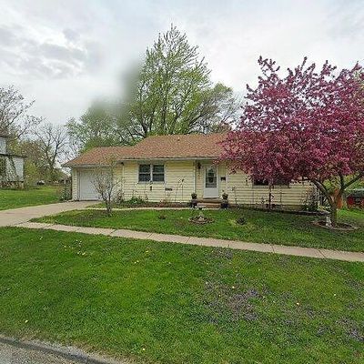 309 N Pine St, New London, IA 52645