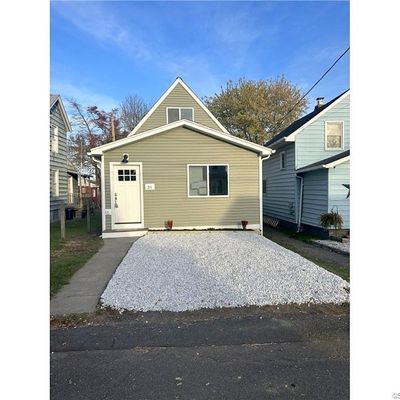 31 Stevens St, East Haven, CT 06512